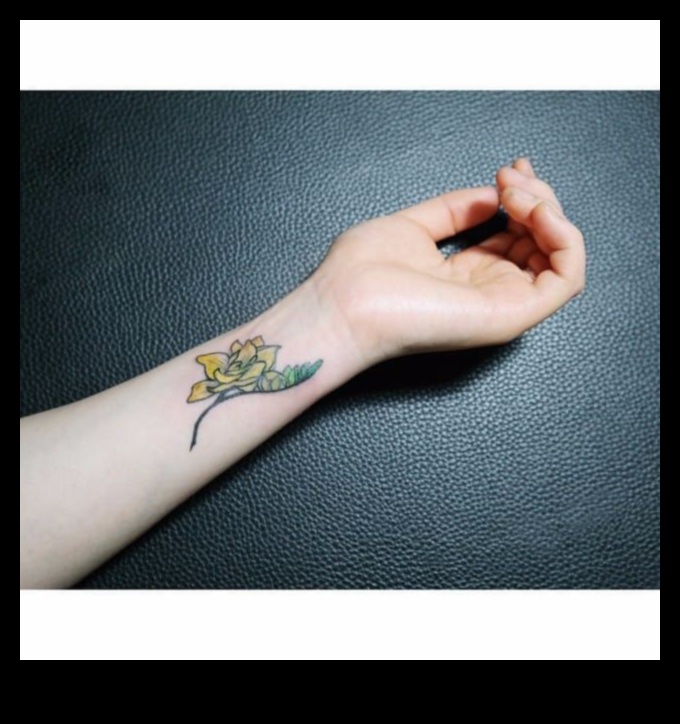 גנים סודיים: חקור את עולם הקעקועים הנסתרים על היד