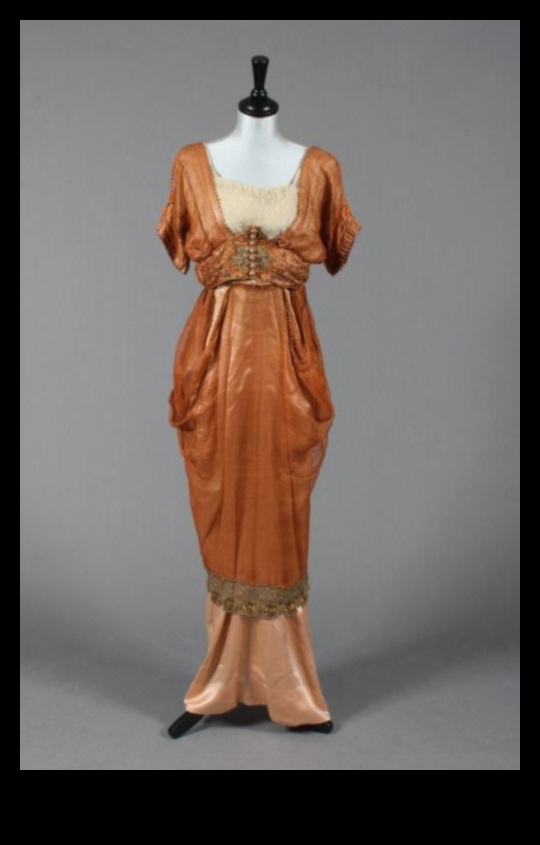 אלגנטיות ארעית: כרוניקות מעוצבות על הקרסוליים