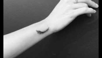 ניצחונות זעירים: שליטה באמנות של קעקועים אלגנטיים על היד