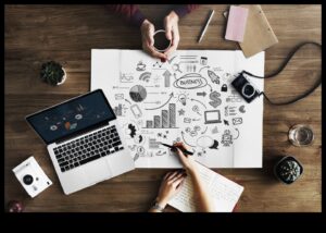 נאום מקוון: שליטה בטכניקות שכנוע בתקשורת דיגיטלית